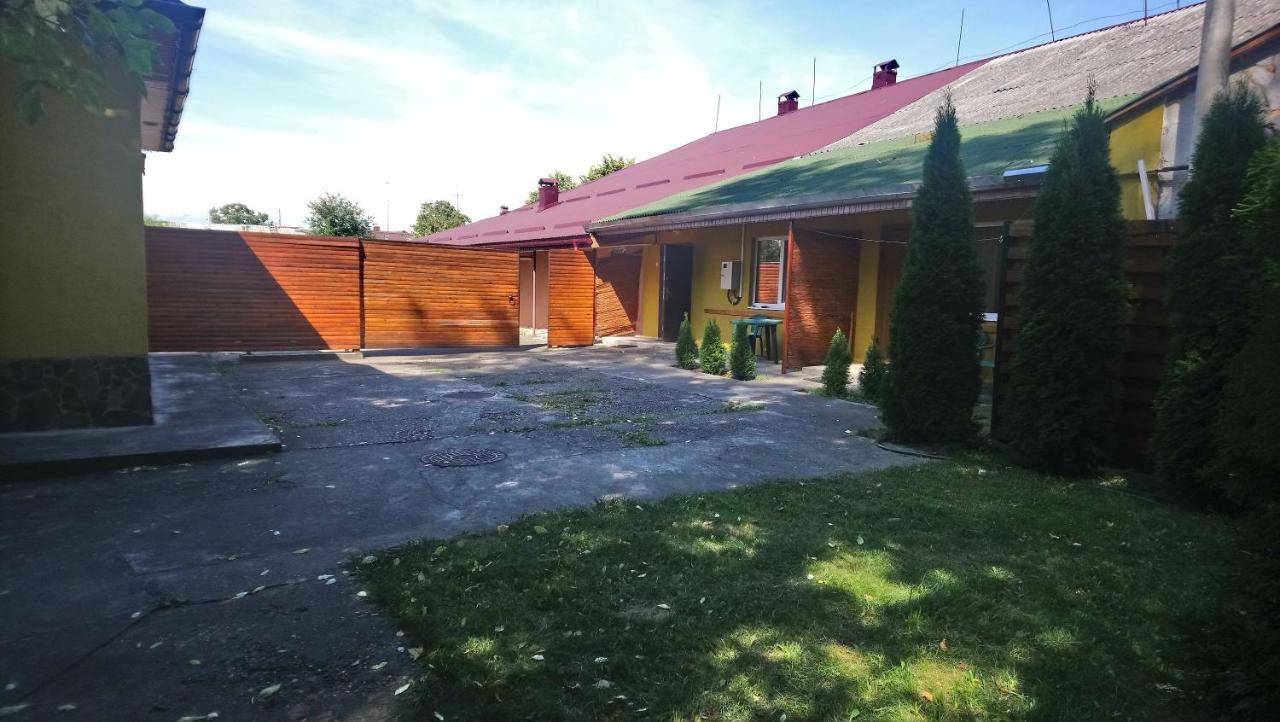 Садиба У Яноша Vynohradiv Exterior photo