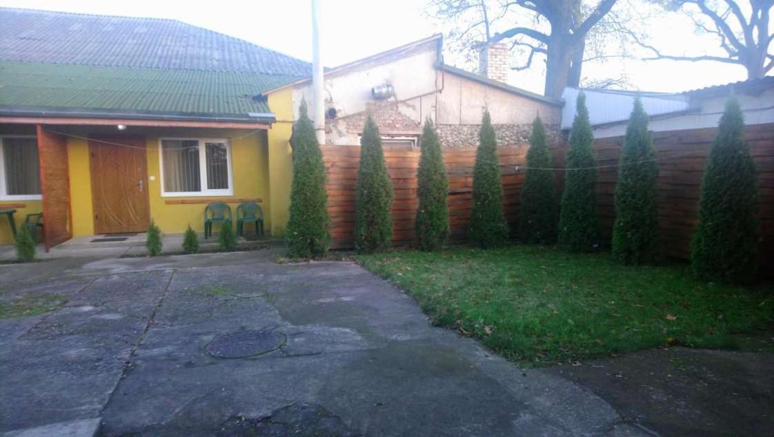 Садиба У Яноша Vynohradiv Exterior photo